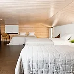 Halla - 8 Henkiloelle, Himosykkoesen Alue, 76m²+36m² Dom wakacyjny Jämsä