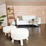 Halla - 8 Henkiloelle, Himosykkoesen Alue, 76m²+36m²