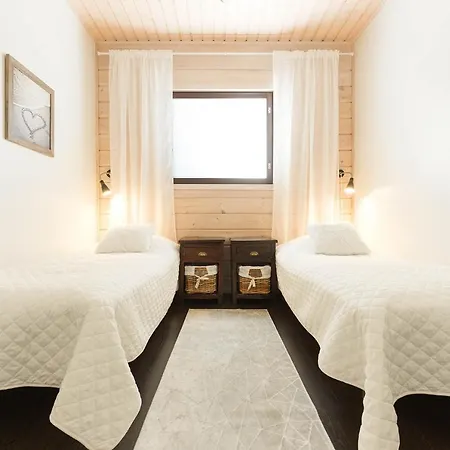 Halla - 8 Henkiloelle, Himosykkoesen Alue, 76m²+36m² * Jämsä