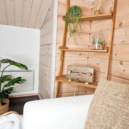 Halla - 8 Henkiloelle, Himosykkoesen Alue, 76m²+36m² Jämsä