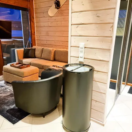 Halla - 8 Henkiloelle, Himosykkoesen Alue, 76m²+36m² Semesterbostad